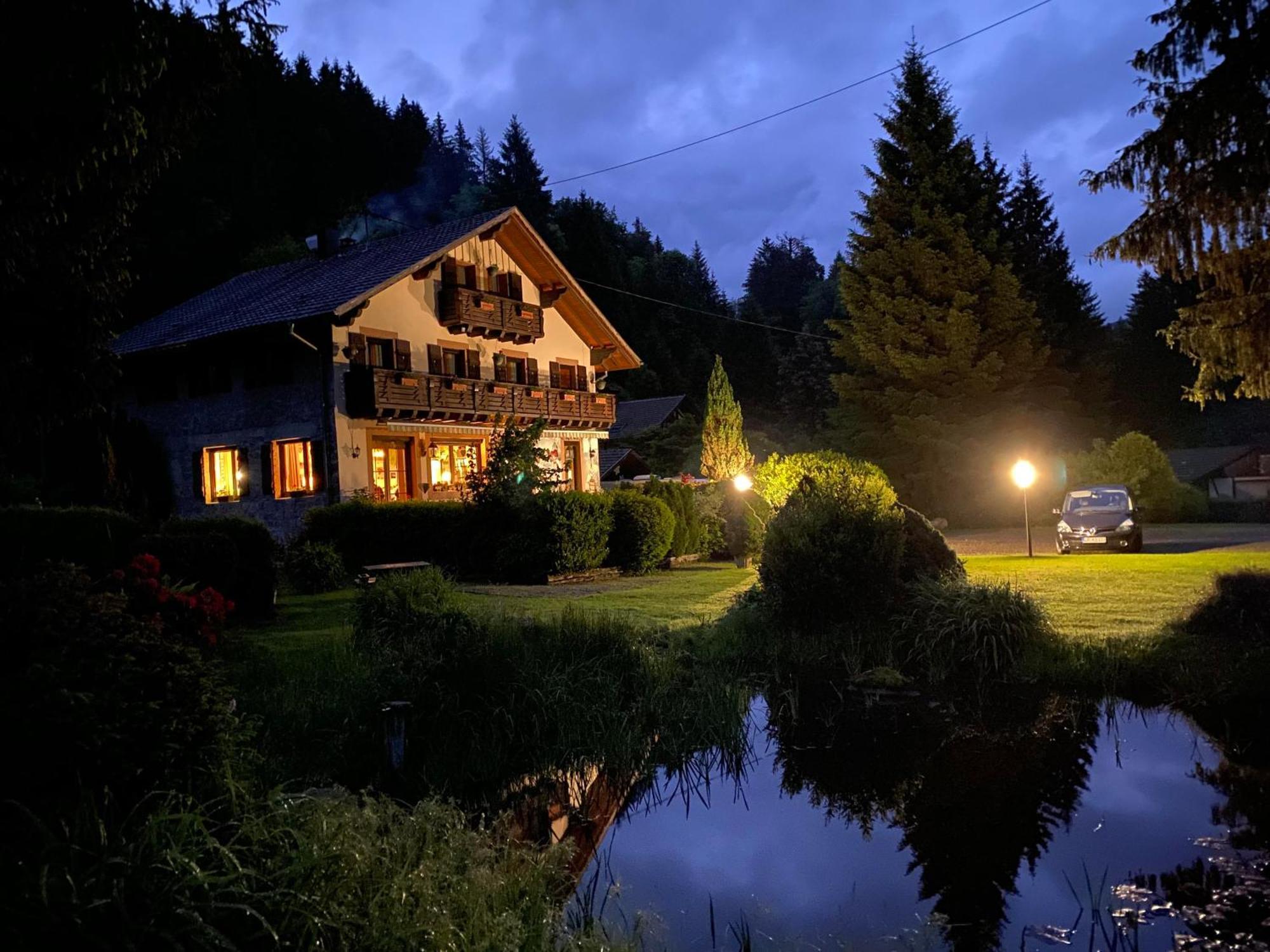Chambres D'Hotes Des Cascades St-Nicolas Kruth Exteriör bild